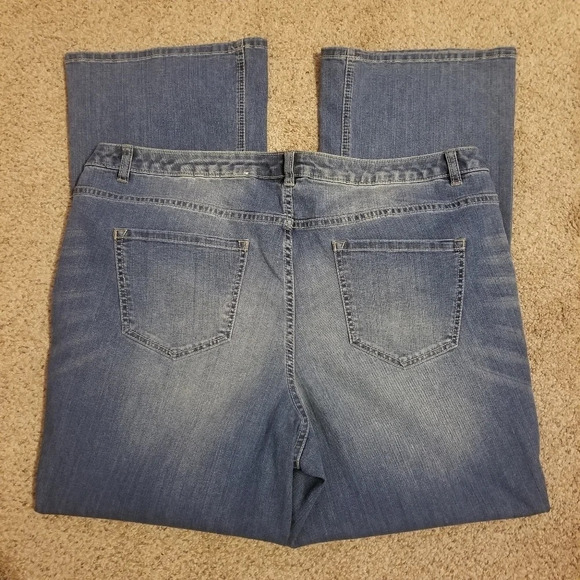 NWOT Lane Bryant Plus Size Low Rise Bootcut Jeans 26 - Picture 3 of 8